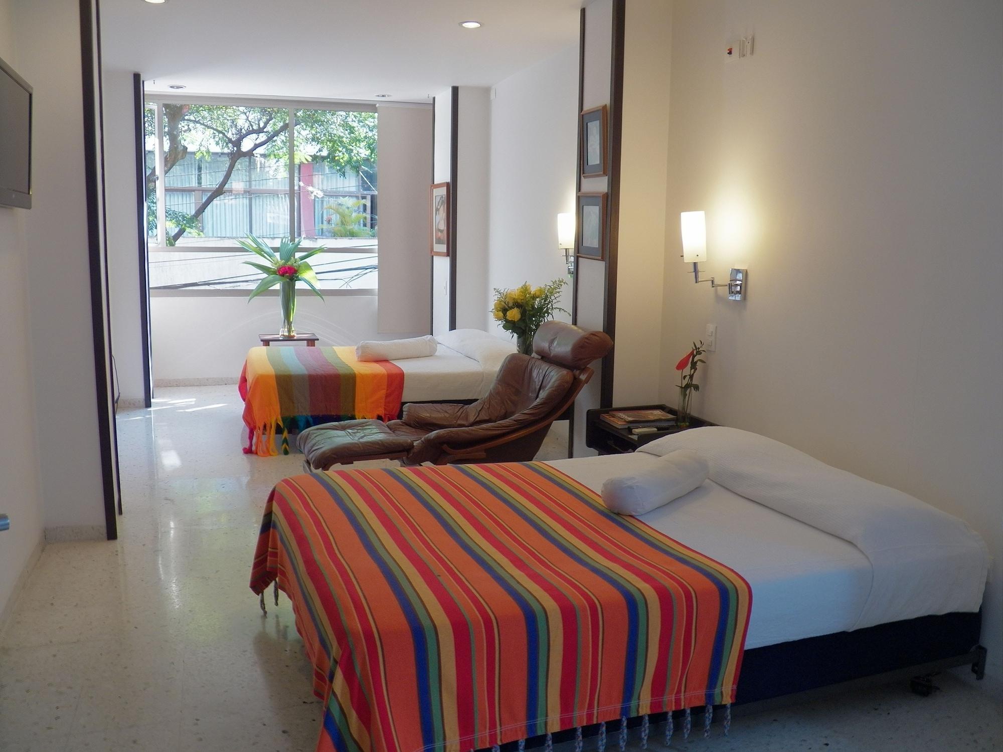 Hotel Casa Santa Monica Norte Cali Bagian luar foto