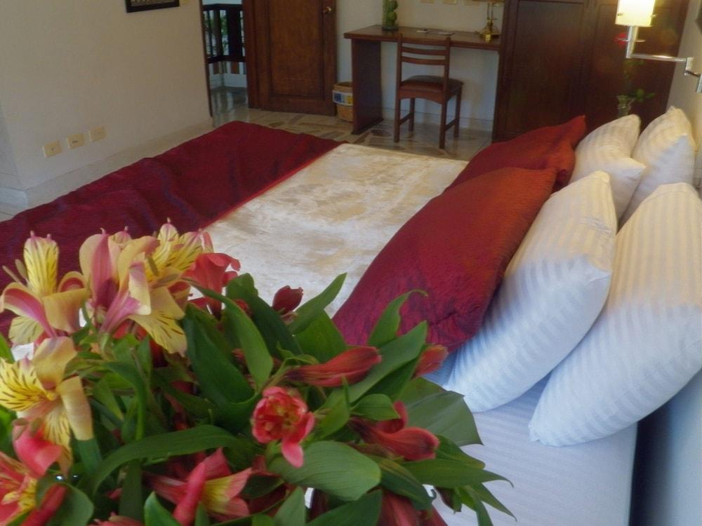 Hotel Casa Santa Monica Norte Cali Bagian luar foto